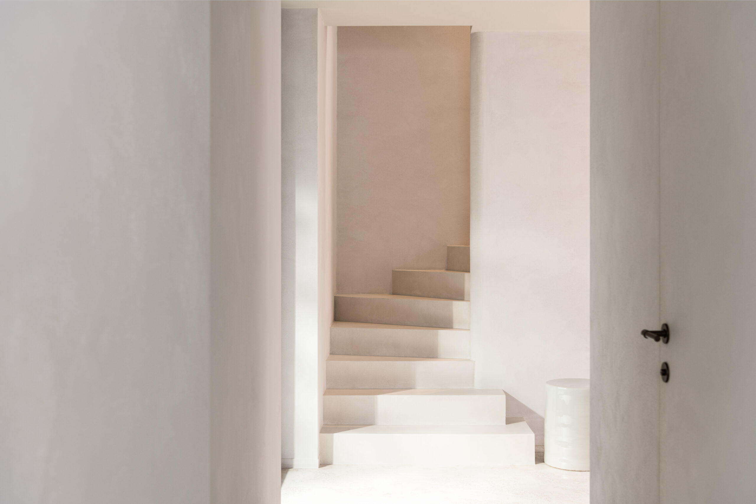 LIGHT COLOUR STORY - Hallway